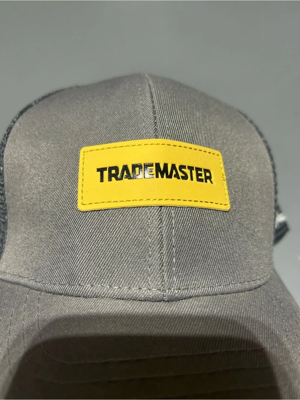 (NEW) TRADEMASTER Leather Emblem Patch Gray SnapBack Hat